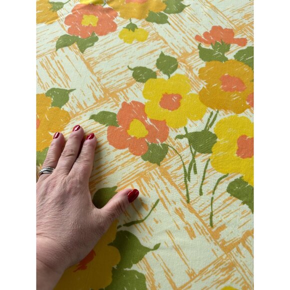 Vintage 70s flat / top sheet, yellow orange flowers, Tastemaker, full size bed - Picture 4 of 10